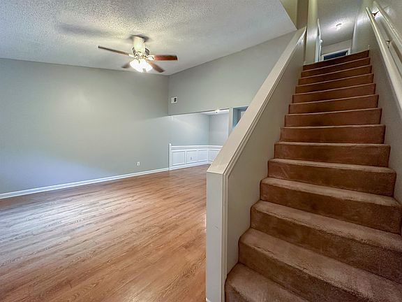 4th image of 2310 Tina Dr
