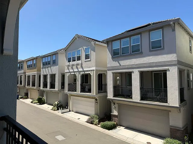 24211 2nd St — Photo 24
