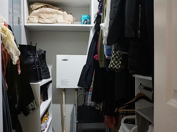 Walk-in Closet