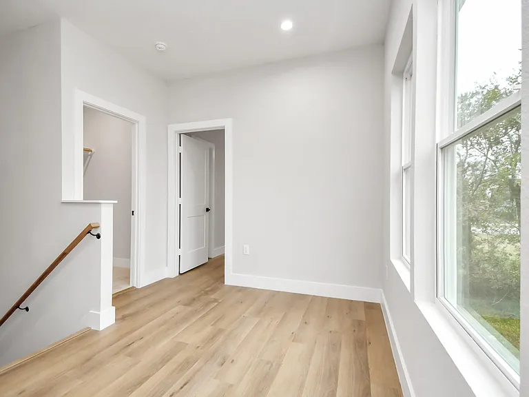 2411 Chew St — Photo 20