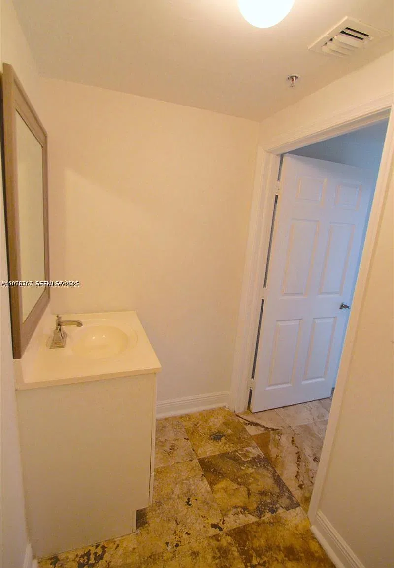 1 bed, 1387 sqft, $2,600 — Photo 4