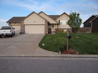 320 S Stoneridge St, Valley Center, KS 67147