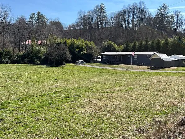 41 Dogwood Dr, Marshall, NC 28753