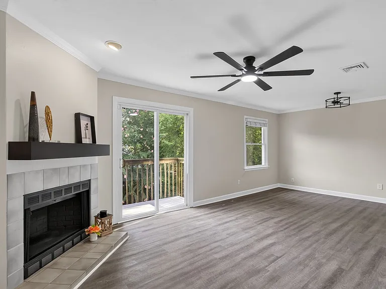 1040 Spotswood Ave — Photo 9