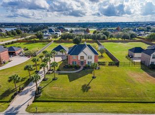 3913 Summer Manor Dr, League City, TX 77573