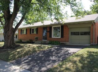 10 Bellaire Dr, Tipp City, OH 45371