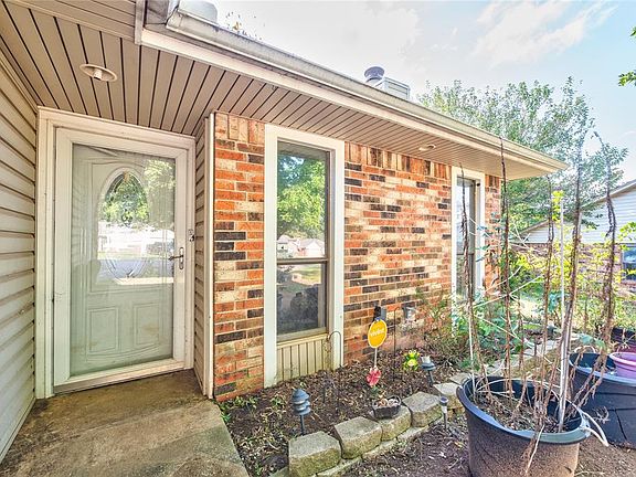 3rd image of 108 Stonewood Dr