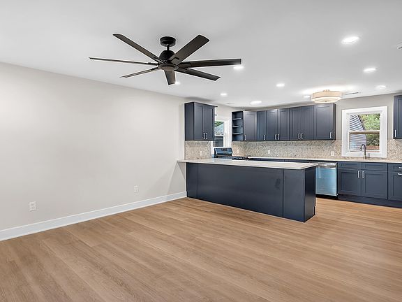 4th image of 6091 Mulberry Ave