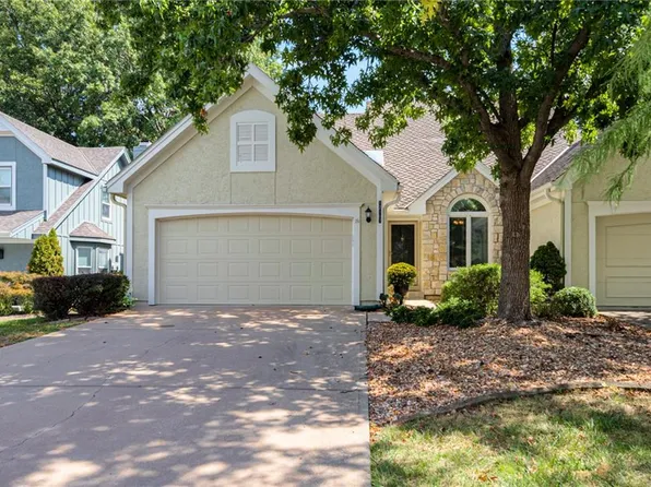 12107 Slater St, Overland Park, KS 66213