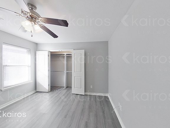 3rd image of 7404 Topeka Dr