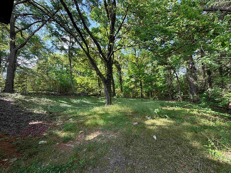8 E Brooks Rd — Photo 6