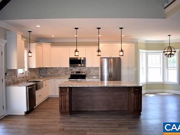 2nd image of 31 Forest Glen Ln