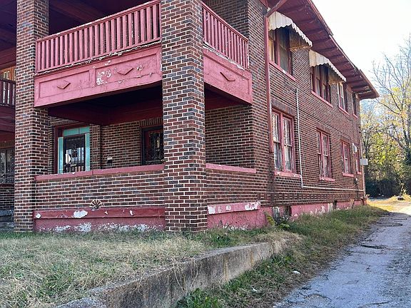 2nd image of 655 E McLemore Ave