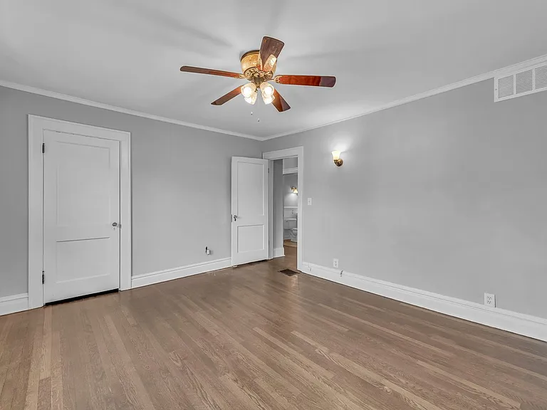 5545 Harrison St — Photo 14