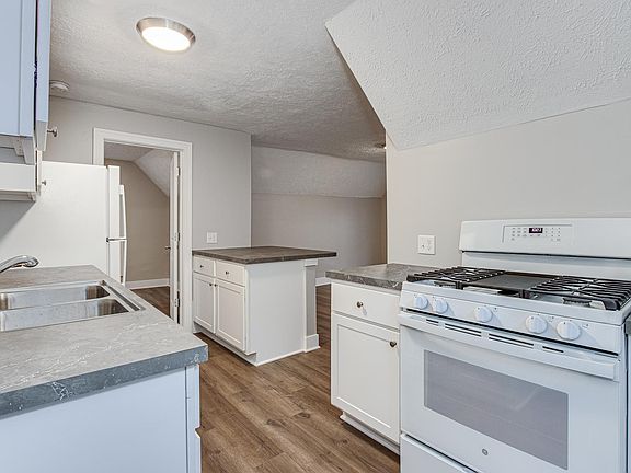 2nd image of 916 Jennette Ave NW #2