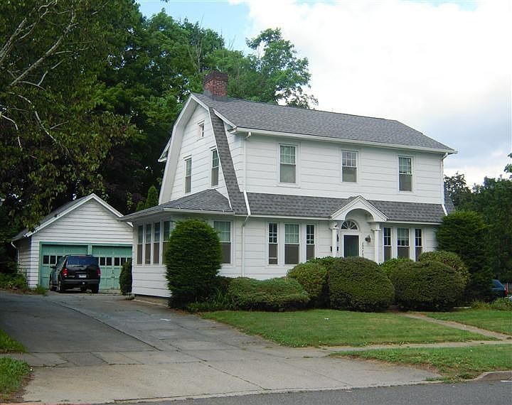 2nd image of 52 W Main St