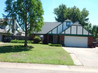 413 Dogwood Ln, Enid, OK 73703