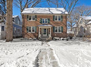 225 Wood Ct, Wilmette, IL