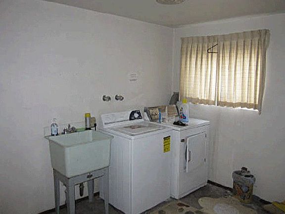Common Laundry w/ Easy Access for Residents