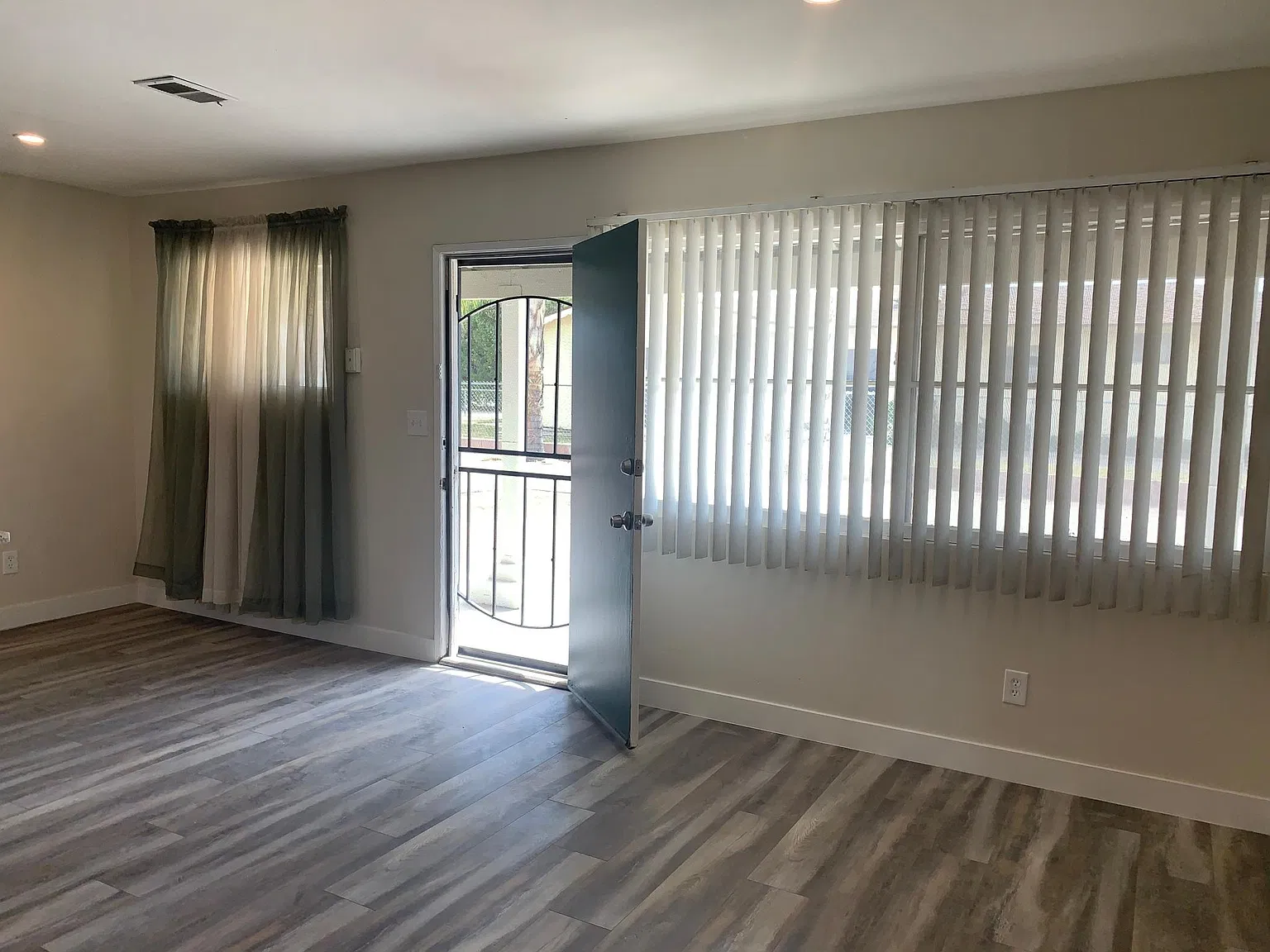 2 bed, 740 sqft, $1,895 — Photo 4