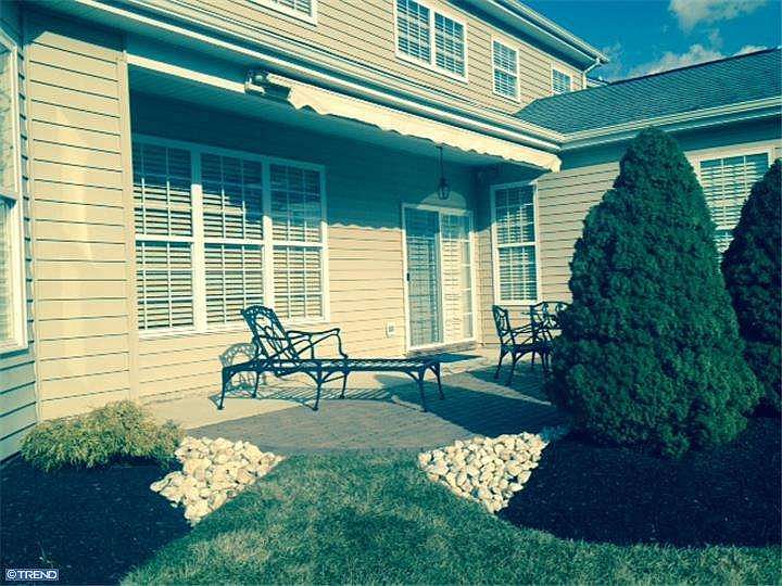 2nd image of 932 Laurens Ln