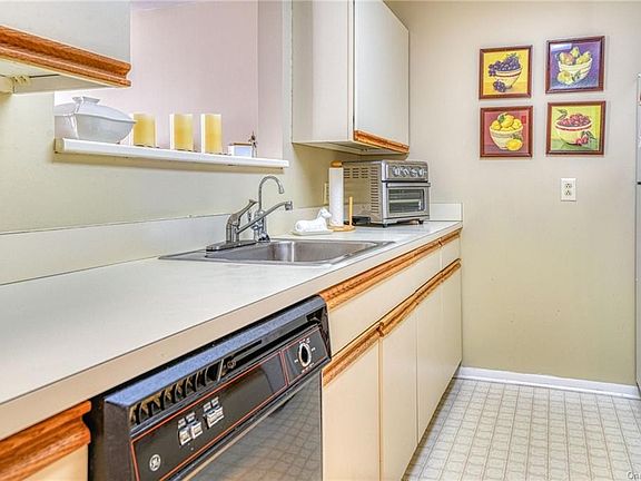 5th image of 155 Deer Court Dr