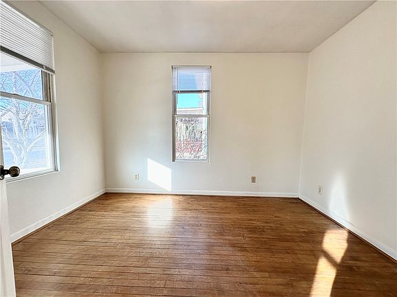 3rd image of 1007 5th Avenue