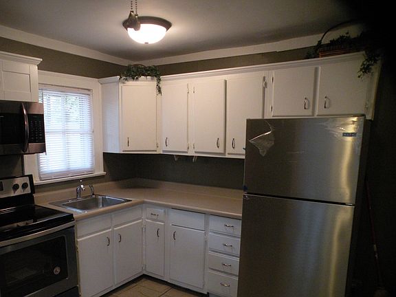 5th image of 4912 Winthrop Ave