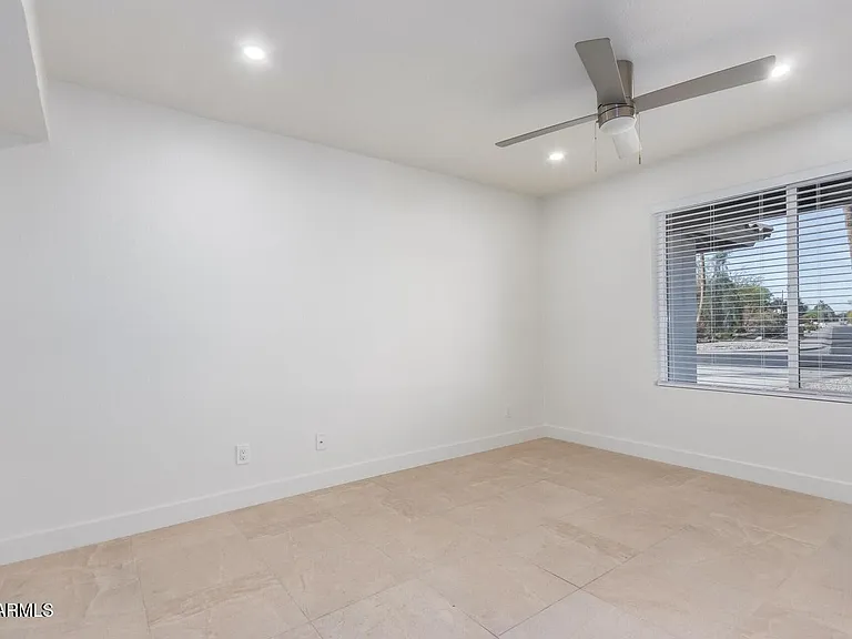 13627 N 57th Pl — Photo 12