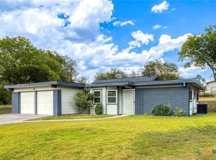 323 Cherrywood Ln, Live Oak, TX 78233