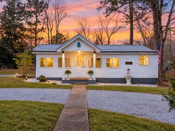 62 Foster Dr, Camden, TN 38320