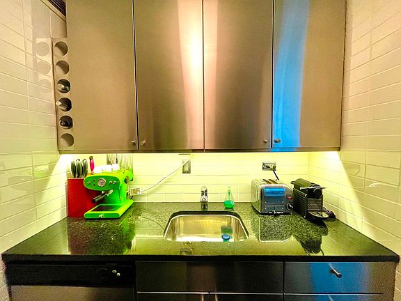 5th image of 900 N Lake Shore Dr APT 2905