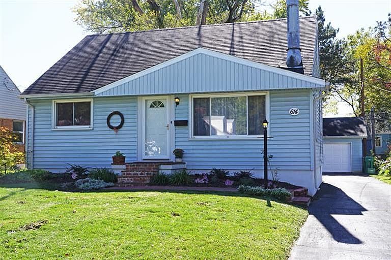 1st image of 614 Hadley Ave