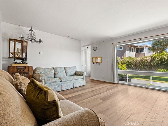 3rd image of 1072 Los Gamos Rd APT E