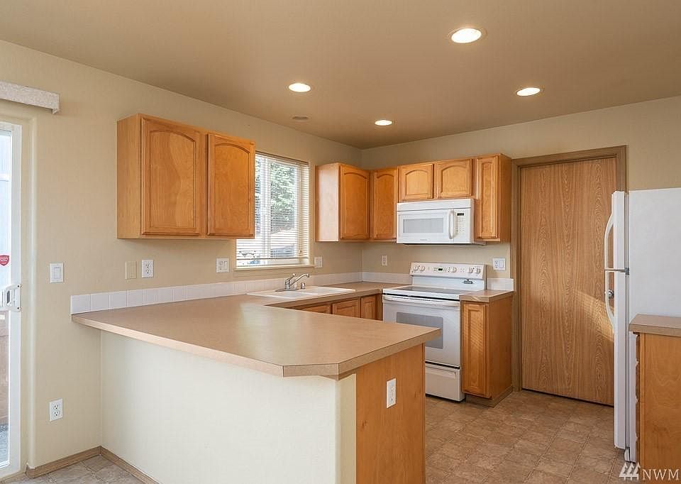 1st image of 16011 92nd Ave E #B