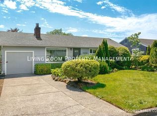 725 Riverdale Dr, Gladstone, OR 97027