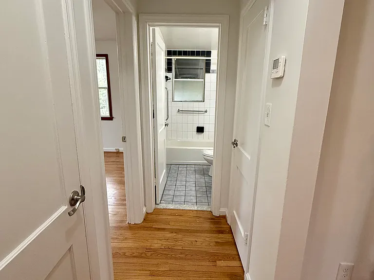 2909 Collins Ave — Photo 10
