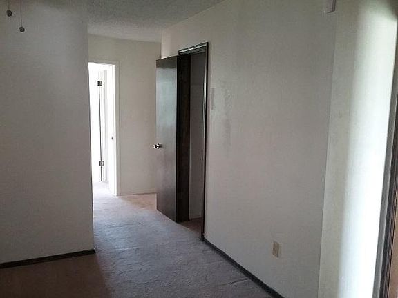 5th image of 2610 NE Lake Ave