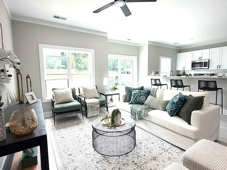 250 Summers Ave #102 — Photo 2