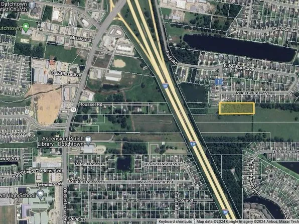 13365 W Lakeshore Dr, Prairieville, LA 70769