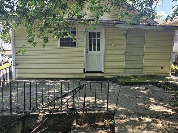 2nd image of 419 S Hembree St