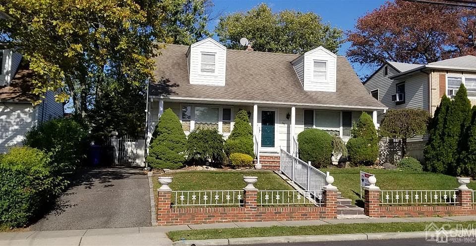 1st image of 68 Grand Ave