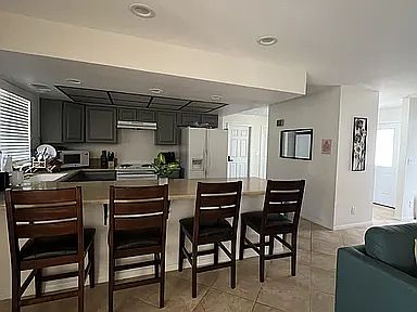 4th image of 4008 Paul Robarts Ct