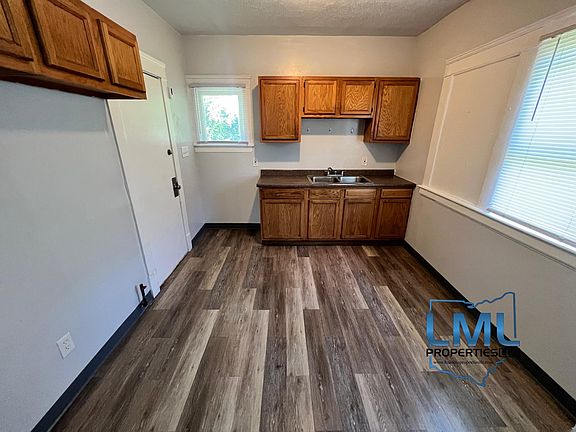 2nd image of 11825 Forest Ave #2