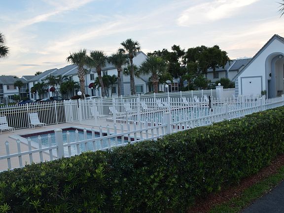 3rd image of 226 Beach Park Ln #226