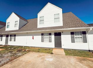 896 Campbell St #B1, Cleveland, GA 30528
