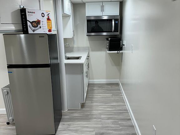 3rd image of 37 Farquhar St