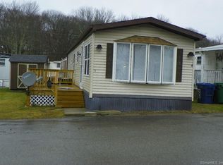 9 Woodland Dr, Waterford, CT 06385
