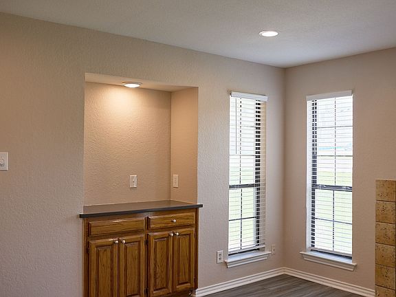 4th image of 900B Kilkenny Ct