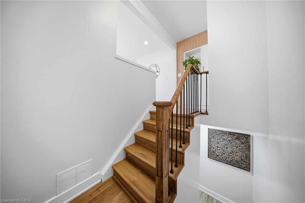 Apartment in Oakville - View 4